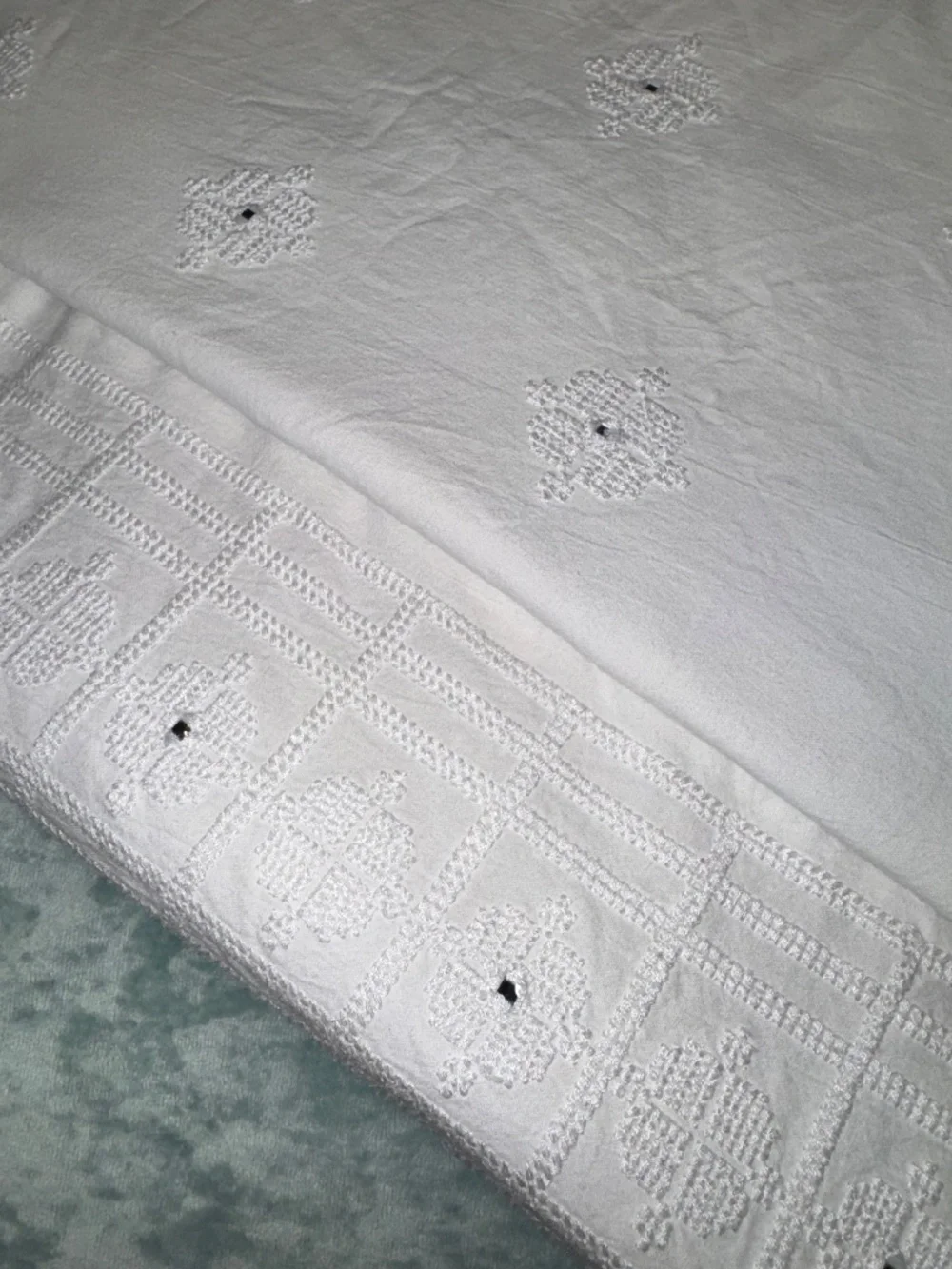 NWT Global Caravan White cross stitch mirrored twin duvet cover